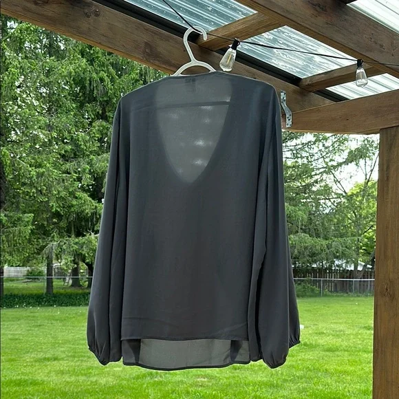 NWOT Cato Gray Blouse with Elegant Ruffle Design Women’s 26/28 - Picture 8 of 13